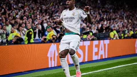 王楠家庭幸福，47岁风采依旧，儿女成双，富商丈夫疼爱有加。